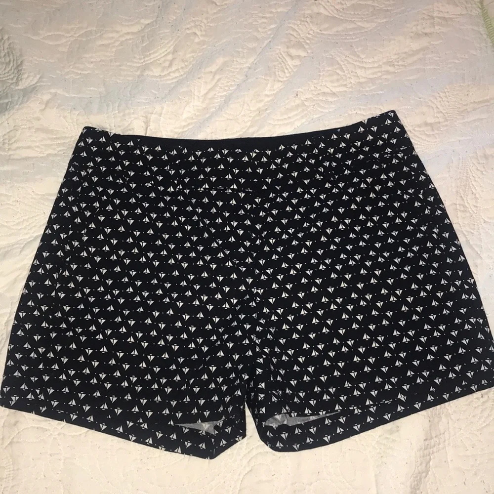 Preppy high waisted Ann Taylor Shorts - Picture 2 of 7